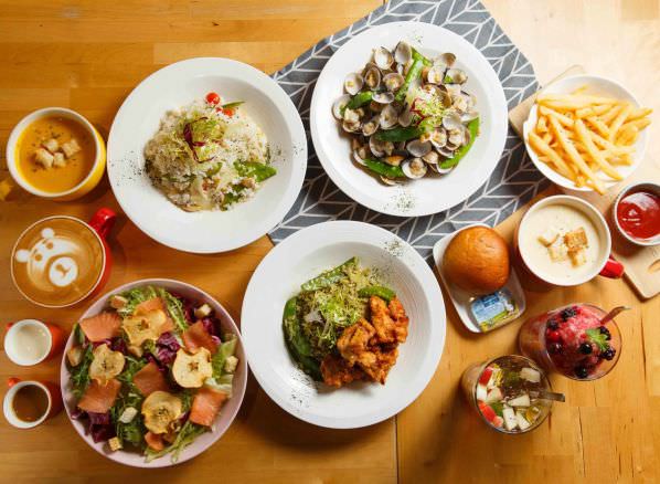 森林小徑文心店享受美食